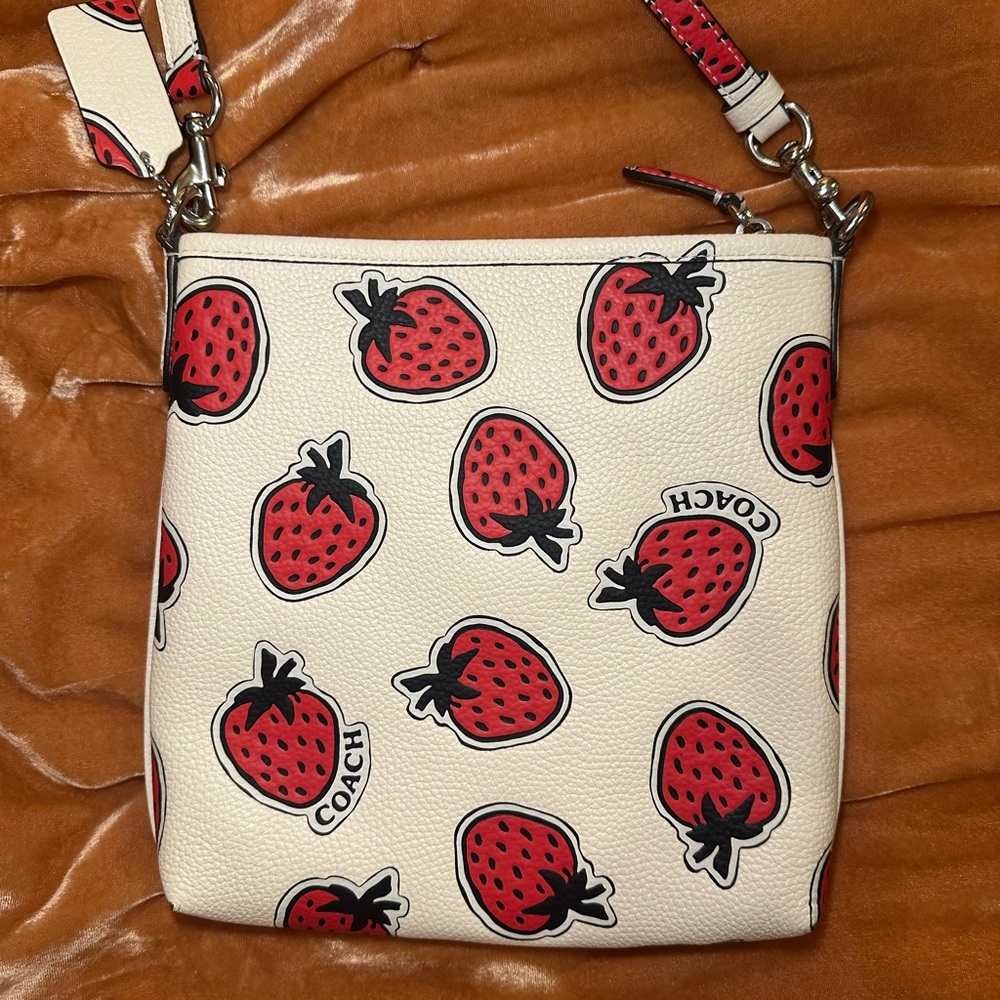 Coach Kitt Messenger Strawberry
Print Crossbody Bag - Picture 4 of 10